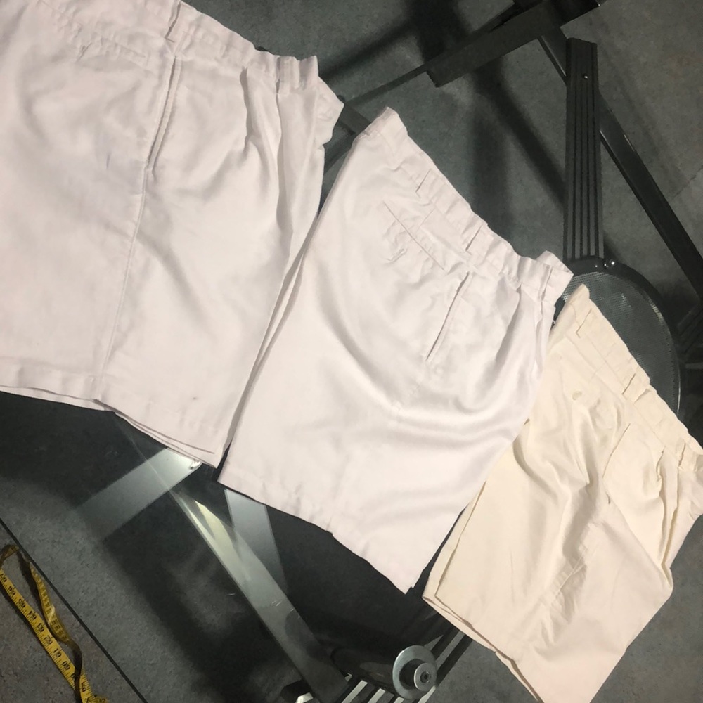 COPY - Roundtree and York. Shorts. Size 38